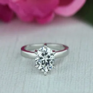 Mondavhie solitaire ring boasts timeless elegance