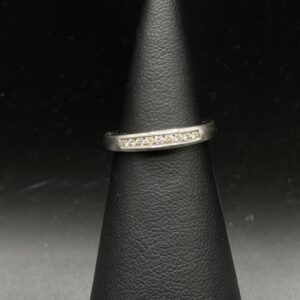 14KW Diamond Engagement Ring – Classic Elegance